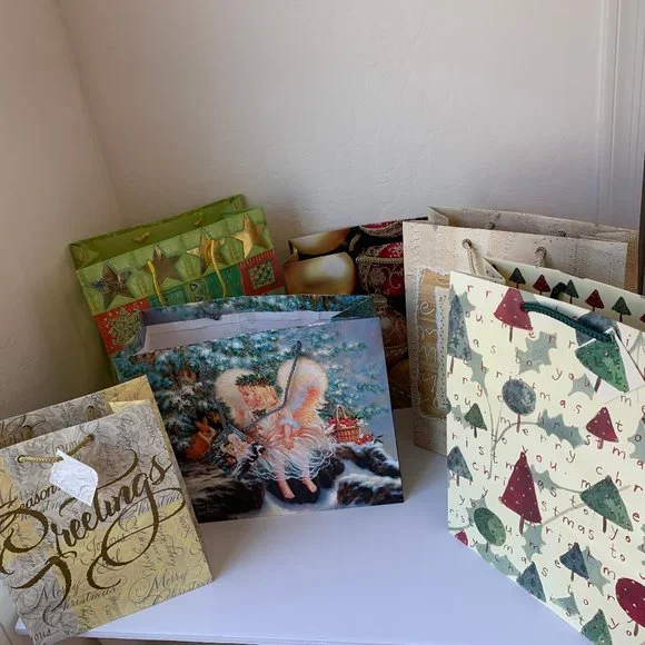 Gift Bags Set of 6 Christmas Holiday Angel Assorted Sizes & Colors 6 PC