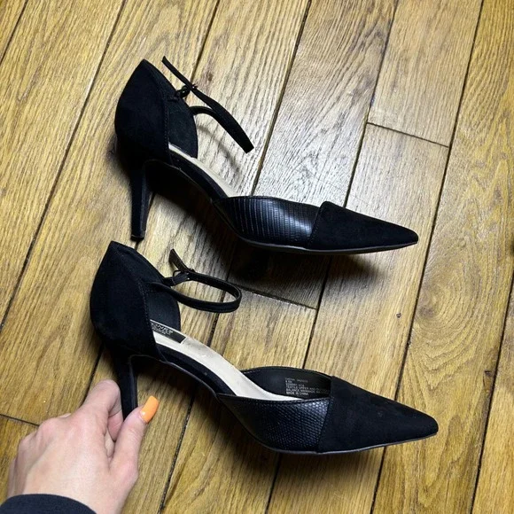 Jones New York Signature Daena Black Pointed Toe Ankle Strap‎ Pumps Heels 8.5M