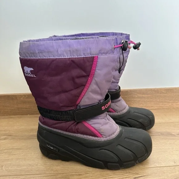 Sorel Girls Youth‎ Size 7 Purple Magenta Waterproof Snow Boots Removable Liner