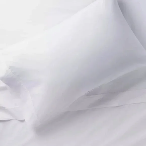 THRESHOLD King Performance Pillowcase Set