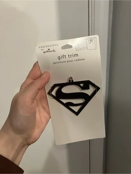 Expressions by Hallmark Superman Gift Tag Trim