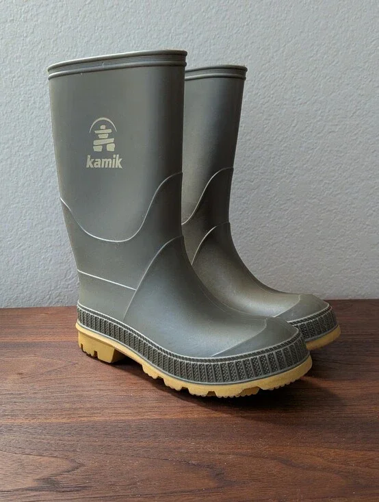 Kamik Kids Rain Boots Camo Green W/ Yellow Trim Toddler / Little Kid Size 13