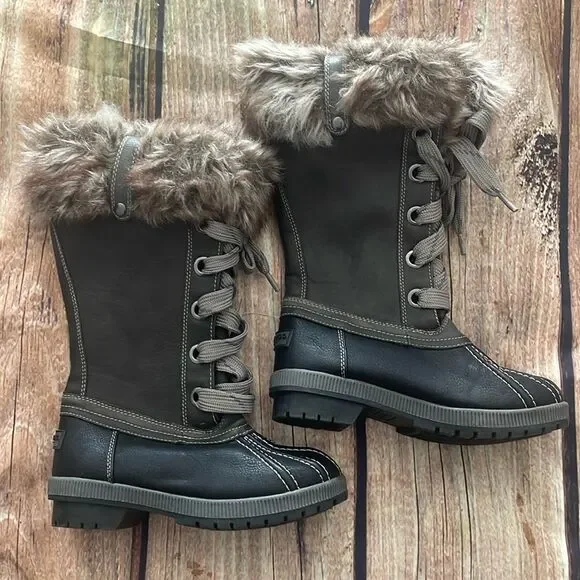 LONDON FOG Melton snow boots Youth Size 1 Faux fur lace up duck boot EUC