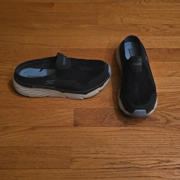 Sketchers Shoes