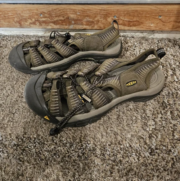 KEEN Men's Sandals - Brown and Black 9.5