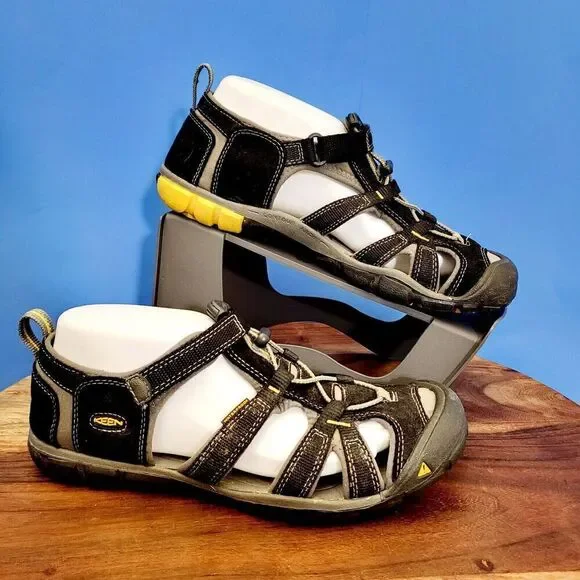 KEEN Hiking Sandal CNX Waterproof Black Yellow Men/Youth Size 7