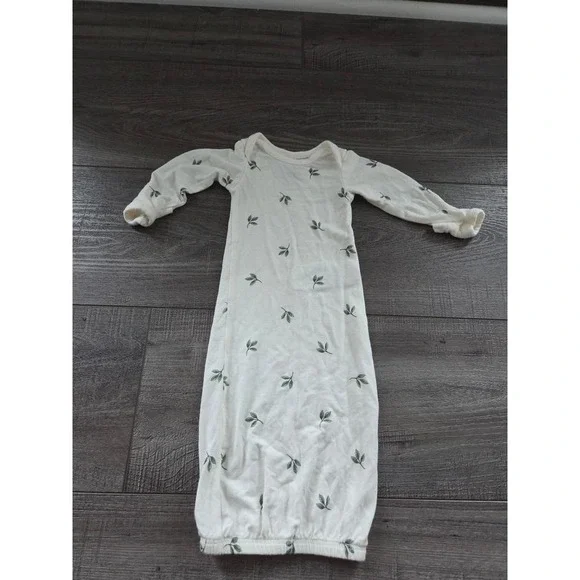Carter's purely soft‎ preemie modal gown