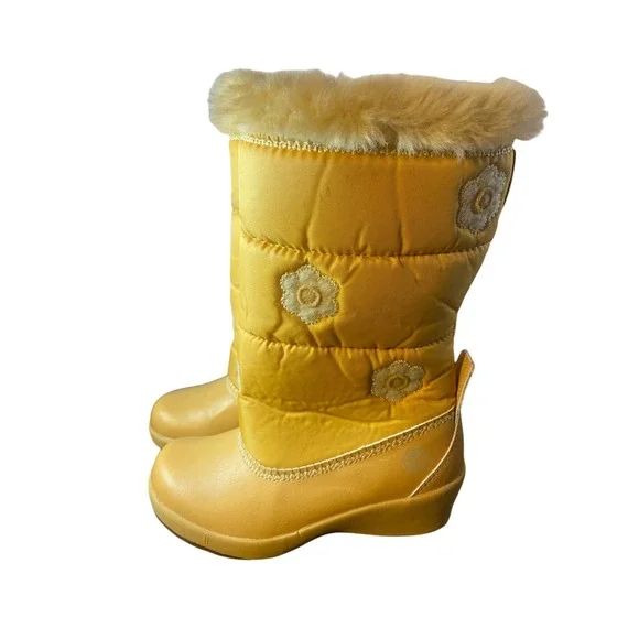 Timberland Glacier Goddess‎ girls wedge boots.