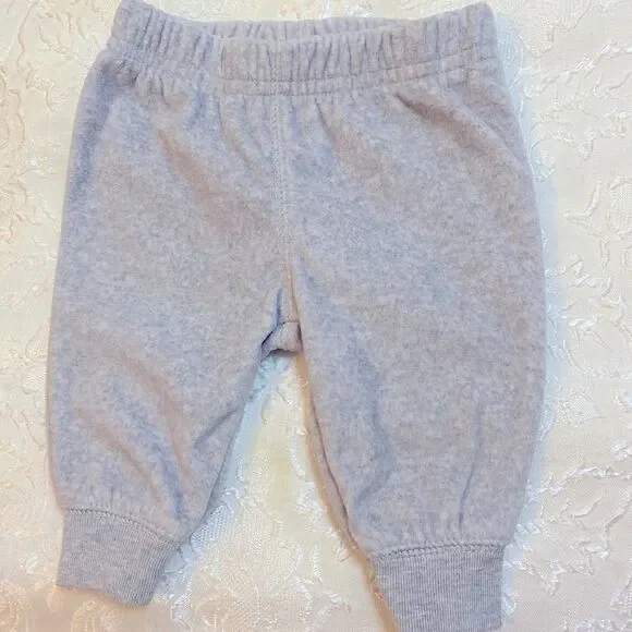 🎉Carter’s Pull on Casual Pants size :0-3 M