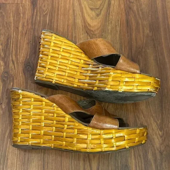 Charles Jourdan Paris rattan wedges size 5 (runs like a 6) brown