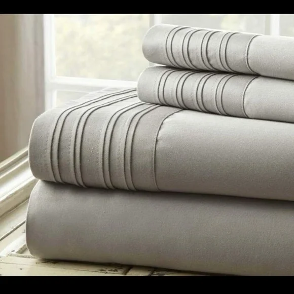 Pacific Coast Textiles‎ 4 PC 1000 TC Sheet Set King