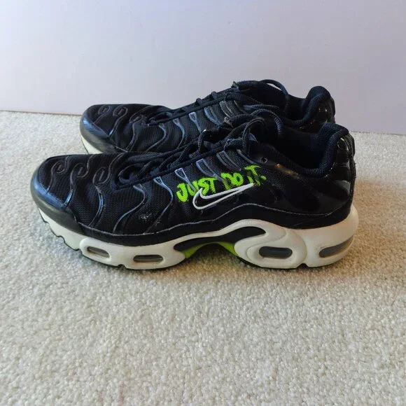 NIKE Kids Air Max Plus I GS Black Volt ‎ DM3264-001 Size 6.5Y