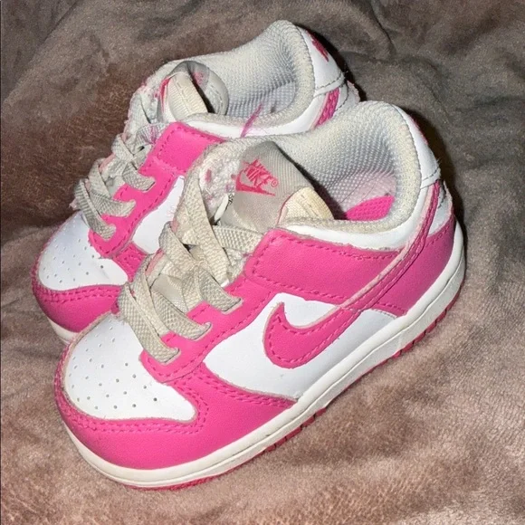 Nike Dunk Low Baby/Toddler Sneakers in Pink and White 5C