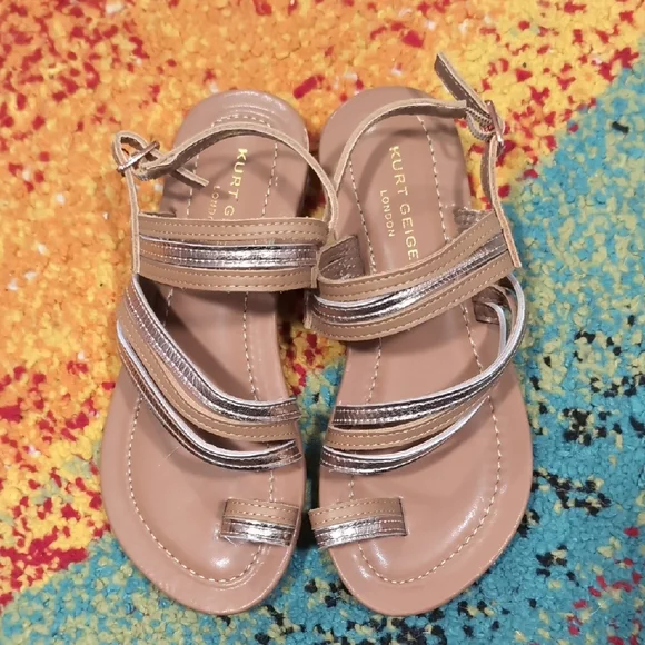 Kurt Geiger London Tan & Silver Toe Loop Sandals Girls Size 1