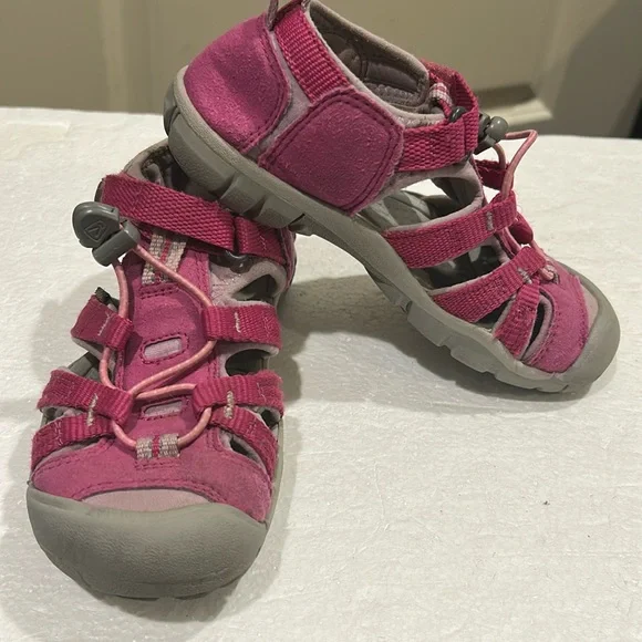 Keen Newport H2 WaterResistant washable Outdoor hiking Sandal Shoe size 12 pink