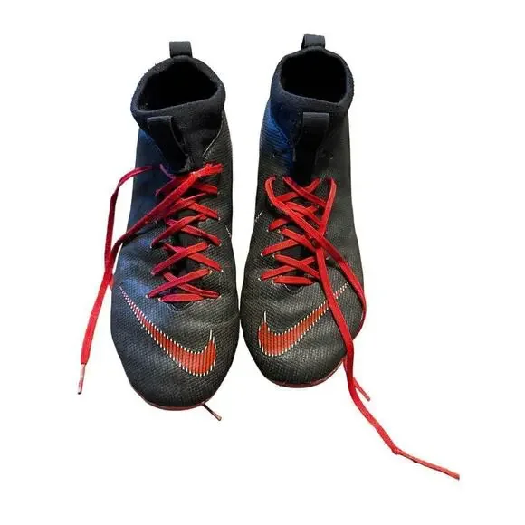 Nike Size 5.5 US Black/Red Mercurisl Soccer Cleats Engineered for Speed