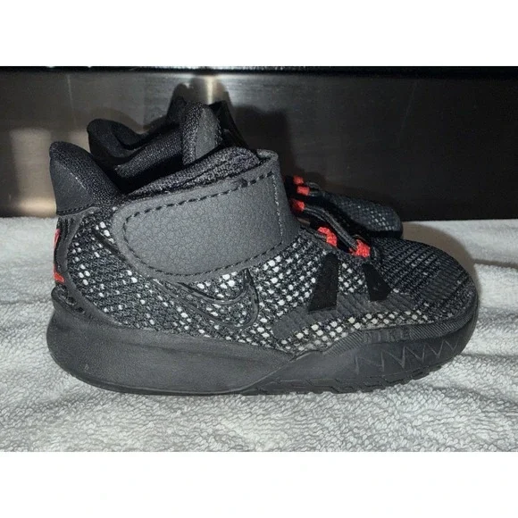 Nike Kyrie 7 TD‎ 'Bred' Size 5C Toddler Basketball Shoes CT4980005