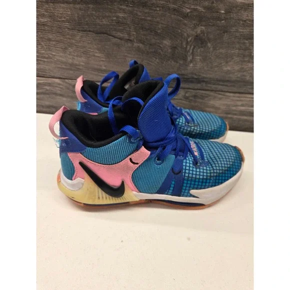 Nike LeBron Witness‎ 8 Kids Basketball Shoes Blue Pink HF4796-405 Size 5Y