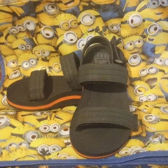 NWOT Reef Youth Sandals!*