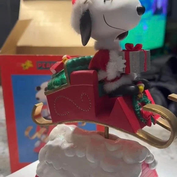 Vintage Snoopy Christmas musical tablepiece