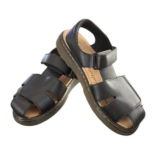 DR. Martens Youth Moby II sandals Size 5