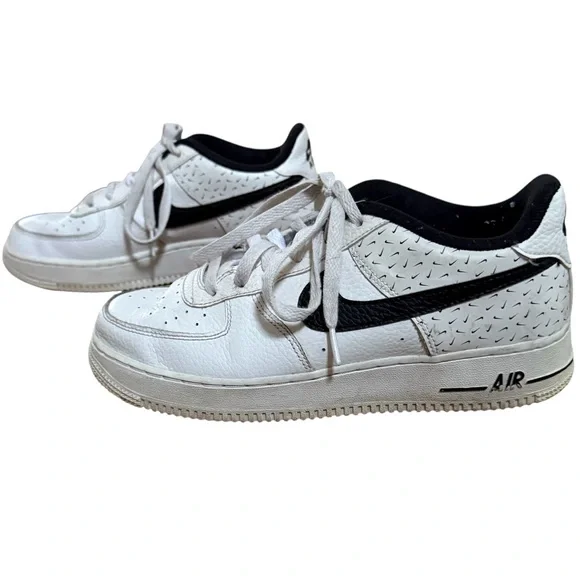 Nike Air Force‎ 1 Sneakers White and Black Shoes Swoosh
