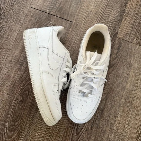 Nike Air Force 1 Shoes Youth Size 7 White Leather Sneakers Basketball Lace Up