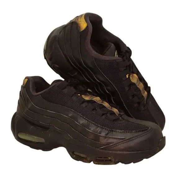Nike Air Max 95 Recraft Boys Triple Black Sneakers - 7Y