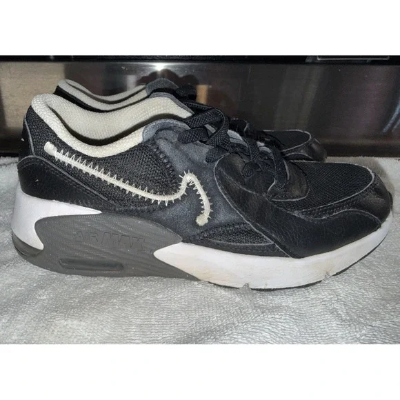Nike Boys Air Max Size 1.5Y Excee FB3058-002 Black Running Shoes‎ Sneakers