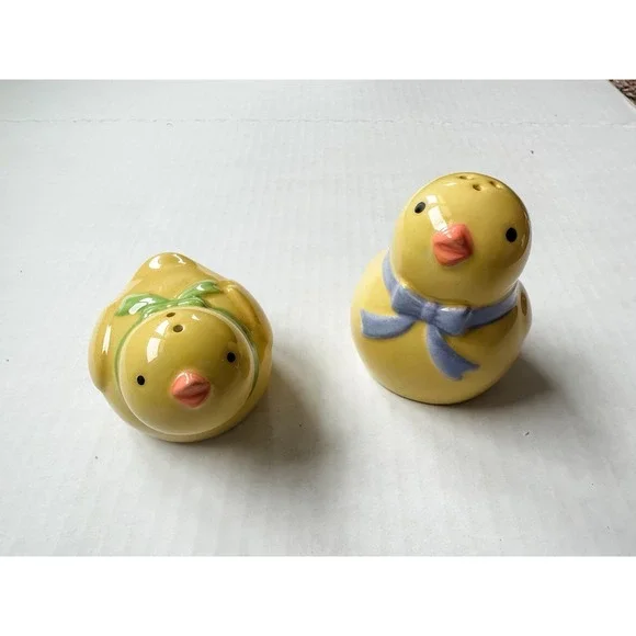 Hallmark Easter‎ Chirping Chick Salt & Pepper Shakers, Collector, Ceramic