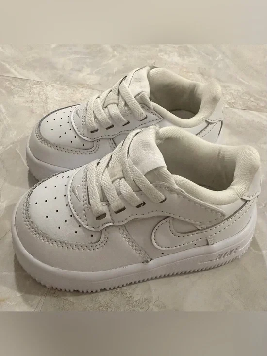 Nike Kids White Low-Top Sneakers