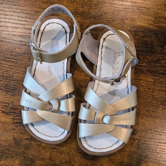 Salt Water Sandals by Hoy Original Gold Metallic Leather Strappy Sandal Size 9