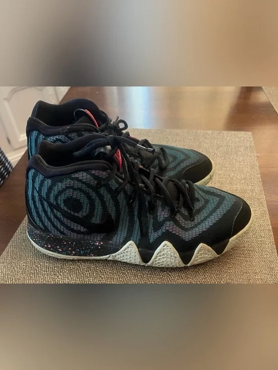 Youth‎ Nike Kyrie 4 tennis shoes