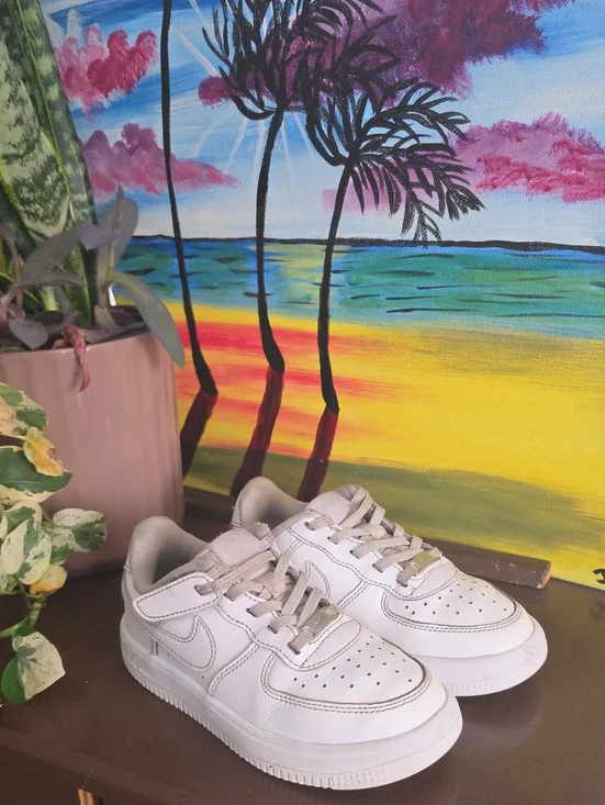 Nike White Leather Low-Top Sneakers with Light Gray Accents
