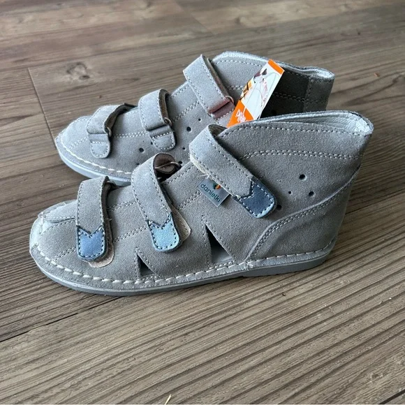 Danielki prophylactic orthopedic gray leather sandals. Euro size 31 Us 13-13.5