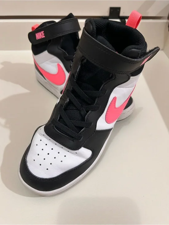 Nike Kids High-Top Sneakers in White, Black & Pink