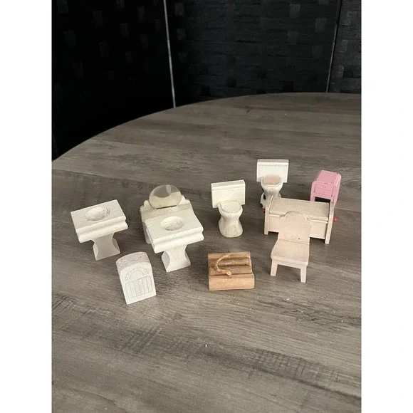 10 pc Set of Vintage Dollhouse‎ Furniture Toilets Sinks More Fair To Good Cond.