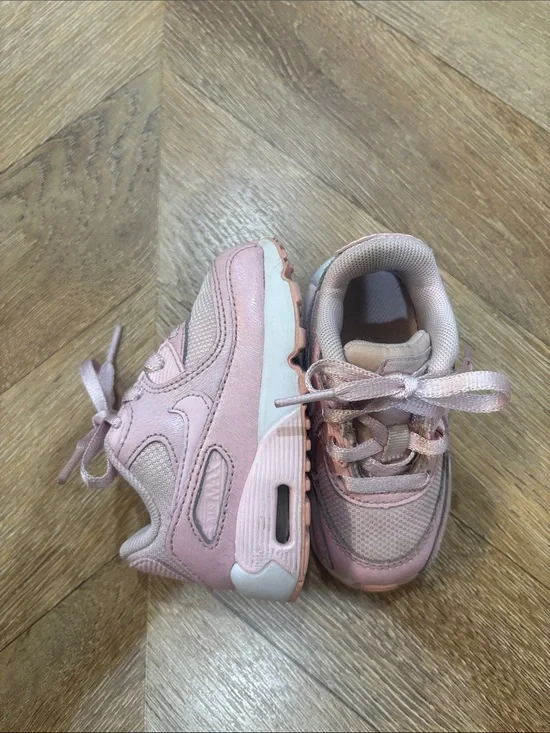 Nike Toddler Pink and White Sneakers Size 5C