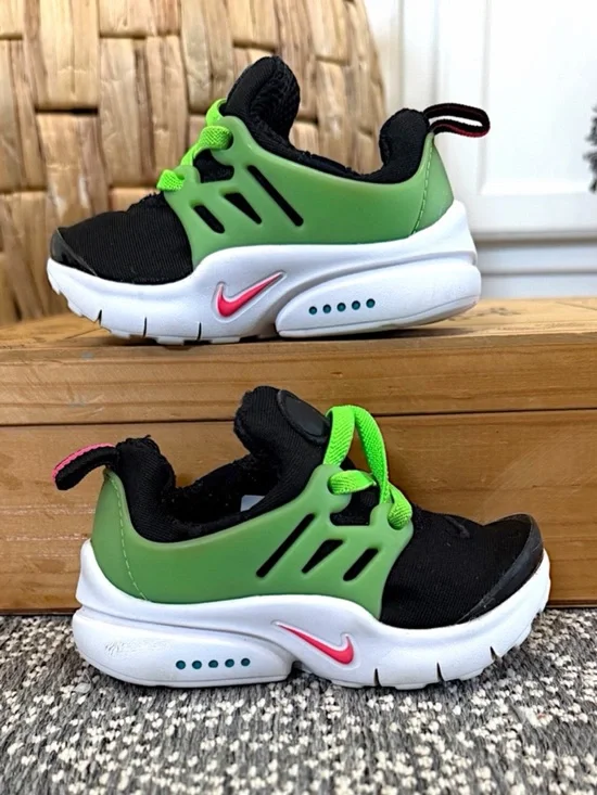 Nike Kids Black & Green Sneakers with Pink Swoosh