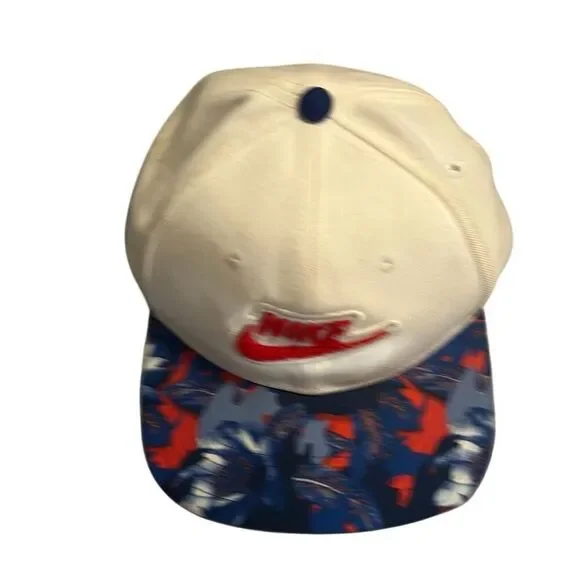 Nike pro kids hat, size one some dirt but good condition