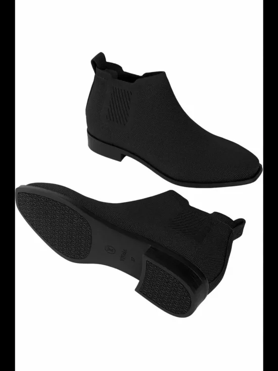 Vivaia Black Knit Chukka Boots - Slip-On Comfort