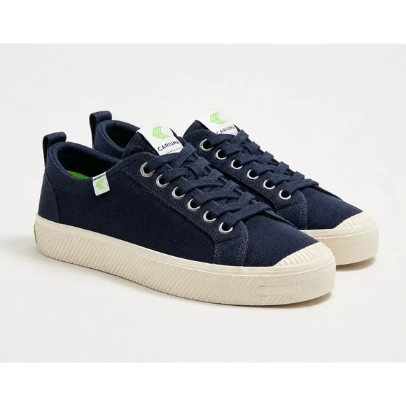 Cariuma OCA Low Canvas Sneakers Mens 9.5 Womens 11 Navy Blue Low Top