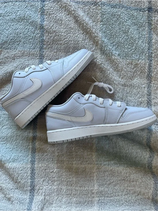 Nike Kids White Low-Top Sneakers-NWOT