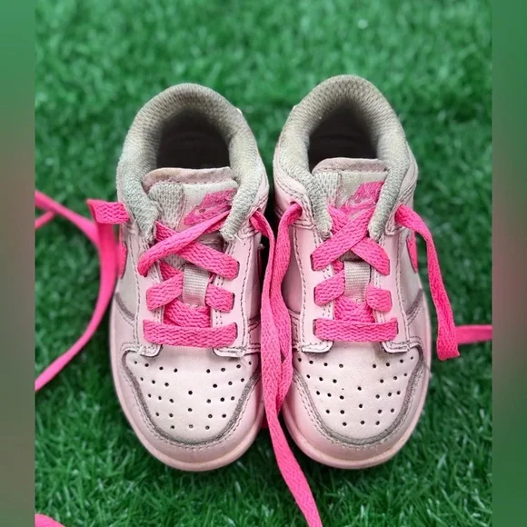 Nike Dunk Low Triple Pink (PS)‎ 6.5 C