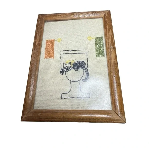 Vtg wood framed‎ cross stitch cat on toilet bathroom decor