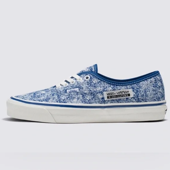 Vans authentic 44 D Brand new