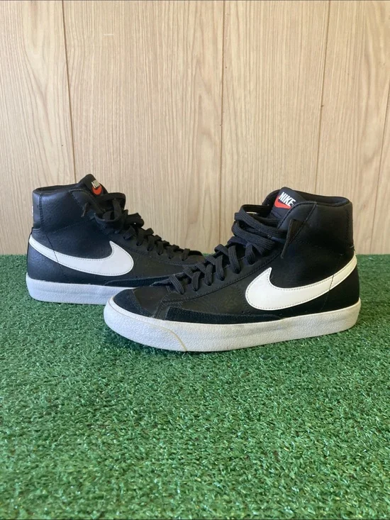 Nike Blazer mid boys size 6.5y (OKPM-06-013)