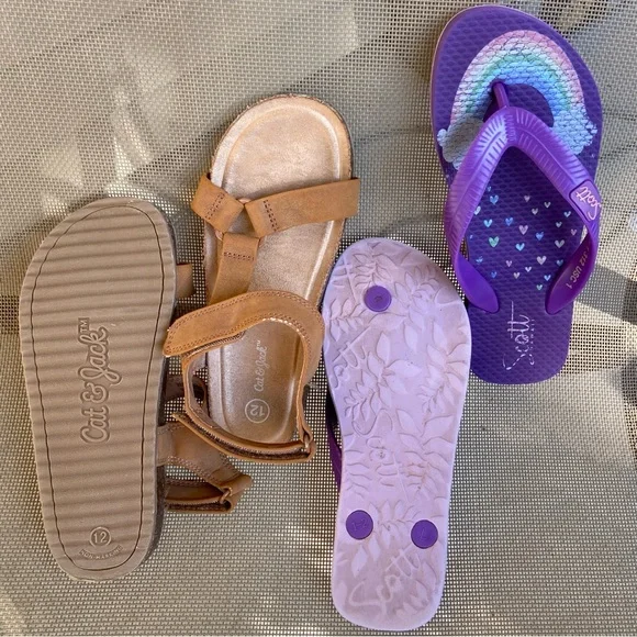 2pr. Gently Worn/Clean Sz-C/ 11-12 Cat& Jack Tan Sandals/Purple Scott Flip Flops