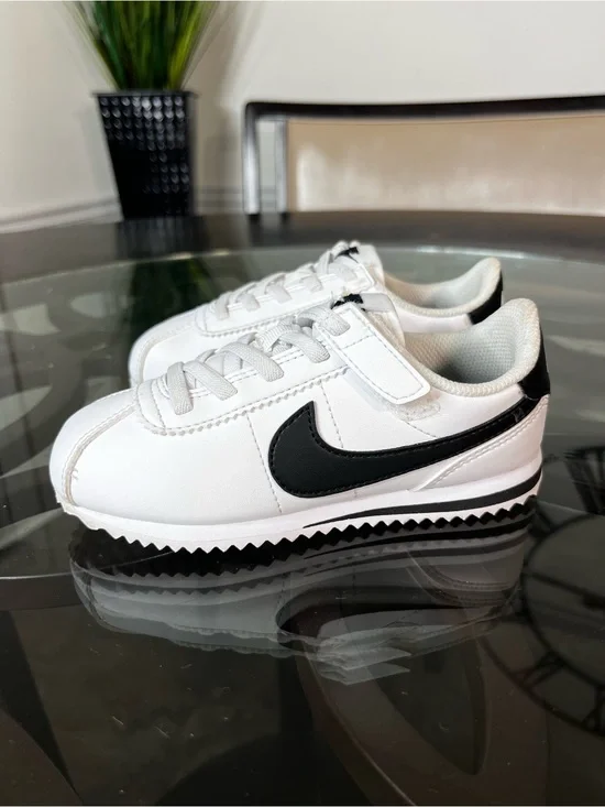 Nike Cortez EasyOn 'White Black Kids Sz 10C