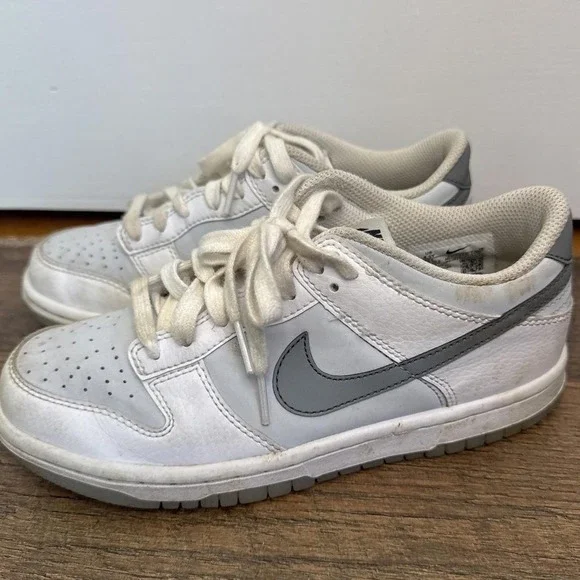 Nike Dunk Low Kids Sneakers 4.5Y White Gray DH9765-101
